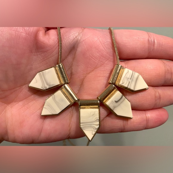 Geometric necklace - Picture 4 of 5